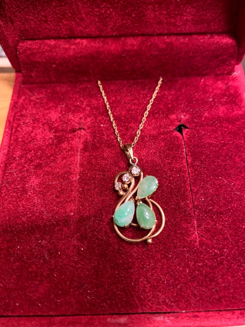 Vintage 14k Gold Necklace with Green Jade and Diamond Stones